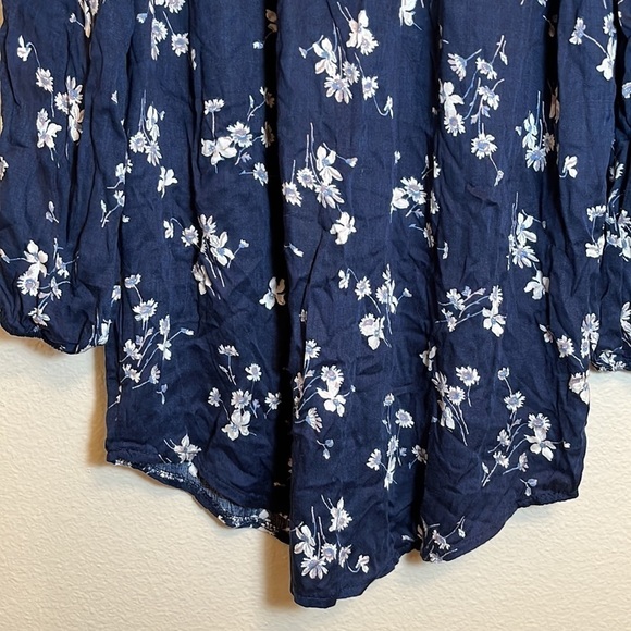 *3/$15* Don’t Ask Why Navy Floral Sheer Cold Shoulder Shirt - Picture 4 of 9